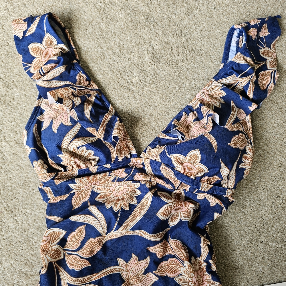 NWT Women's Floral Ruffled Lace Up One Piece Swimsuit Small - Picture 5 of 9